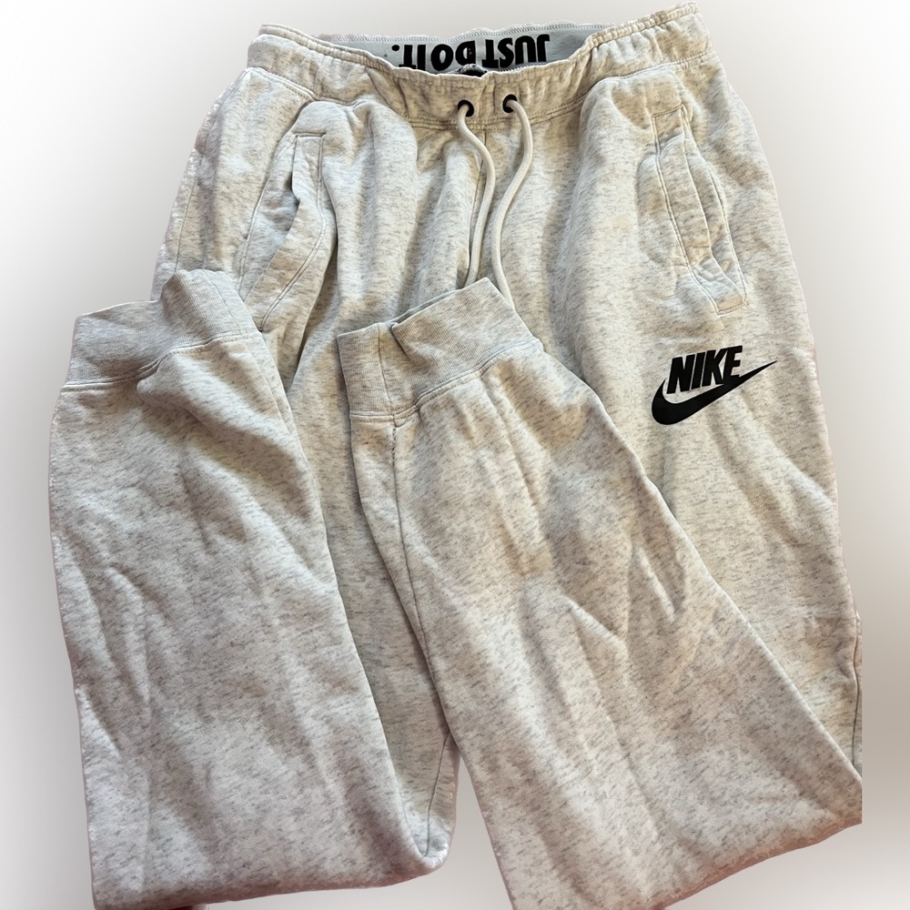 Nike light grey sweatpants